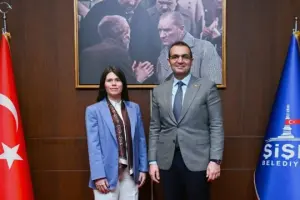 Bizler otoriterliğin panzehriyiz