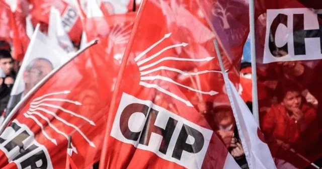 Ey CHP: Titre ve Kendine Dön
