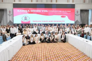 “Barış için savaşın kahramanlarına ihtiyaç duymadan toplum olmak”