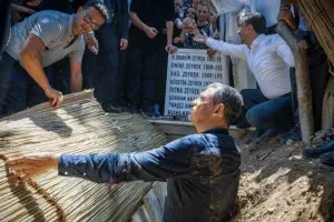 Ferdi Zeyrek’in cenaze töreninin çoklu anlamı 