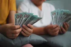 Parayla saadet olur mu?