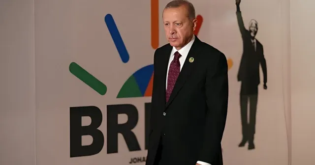 İki kapının arasında kalan ülke