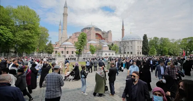 Kamusal alandan sonra sıra vatandaşlık tanımında mı?