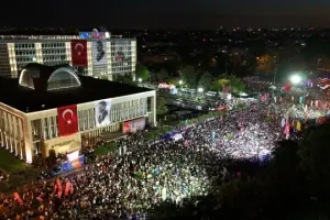 Demokrasi mücadelesinin paydaşlığında muhalefet
