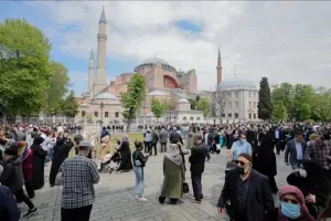 Kamusal alandan sonra sıra vatandaşlık tanımında mı?
