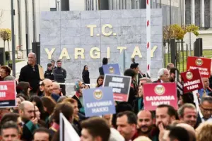 Yargısal Aktivizm: Yargı eliyle siyaseti şekillendirirken Robert Justin Lipkin’i okumak ve Ran Hirschl’i dinlemek