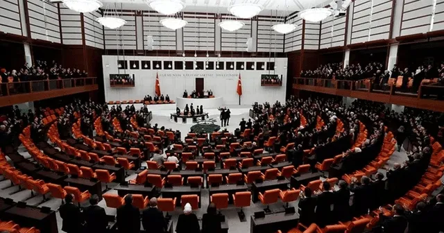 Demokratlar, ümmetçiler, ırkçılar 