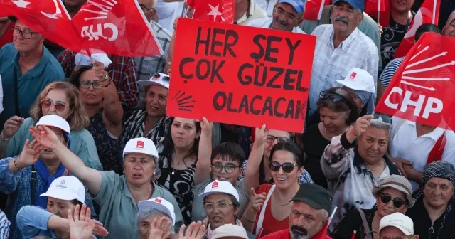Meydan siyaseti, promter/mesaj siyasetine karşı