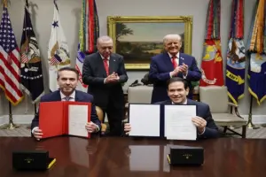 Lider merkezli, duygusal, jeopolitik