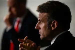 Macron emeklilik reformunun kıskacında