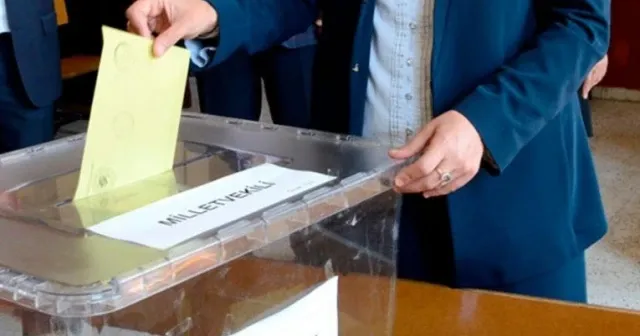 Demokrasinin bilişsel krizi