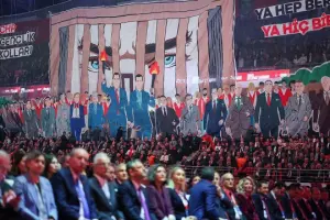 Heyecansız ama umut veren bir kurultay