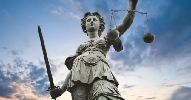 Siyasal söyleme giren yeni bir kavram: “Lawfare” / Hukuk yoluyla savaşım