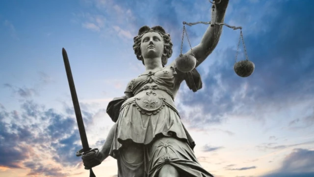Siyasal söyleme giren yeni bir kavram: “Lawfare” / Hukuk yoluyla savaşım