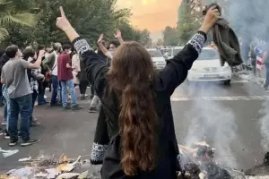 İran’daki “beka” mücadelesini hangi taraf kazanacak?