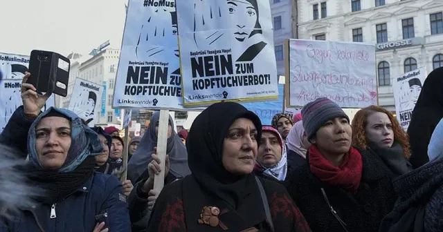 Almanya’da siyasetin merkezi sağa kayarken peçe ve burka yasağı tartışmaları