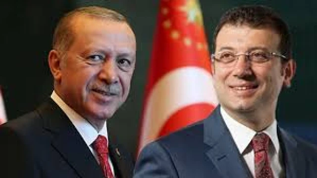 Sarayın memurları, sokağın siyasetçileri