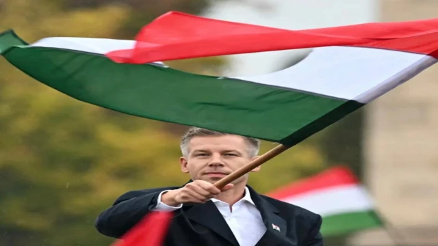 Macaristan’da kapı aralandı