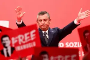 Ana muhalefet erken seçimi değil, seçimlere hazırlanmayı vurgulamalıdır