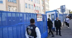 Okul cinayetleri politiktir, çözümü de