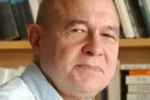 Gündüz Vassaf