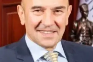 Tunç Soyer