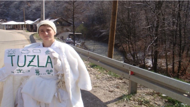 Bembeyaz gelinlik ve suskun topraklar: Bir yolculuğun ardında kalan soru
