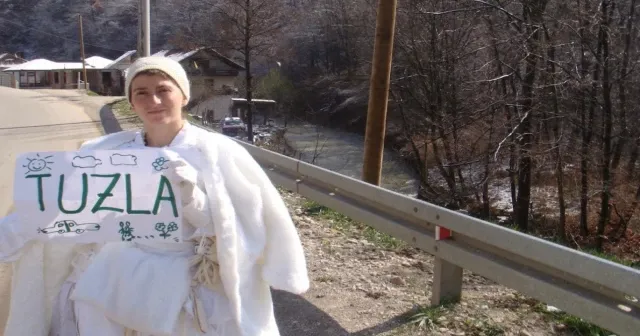 Bembeyaz gelinlik ve suskun topraklar: Bir yolculuğun ardında kalan soru