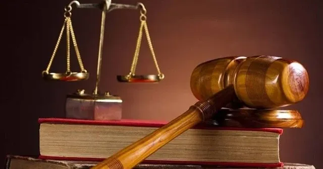 Berlin’de hakimler var