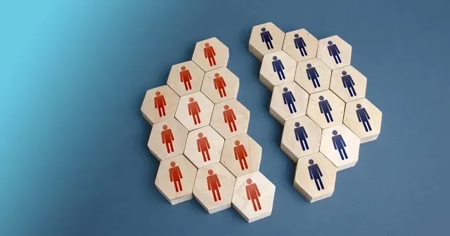 Sağ-sol mu, statüko-değişim mi açıklayıcı?