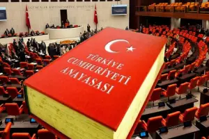 Anayasa Hukukunu katletmek