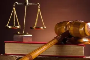 Berlin’de hakimler var