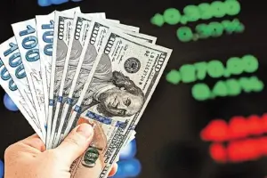 El eşeğine binen..