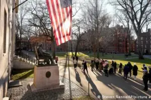 Amerikan demokrasisinin çöküşü üzerine (1): Demokrasi ve teokrasi