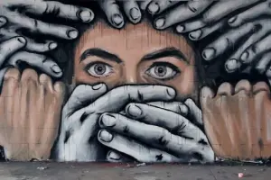 İfade özgürlüğü özünde bir iktisadi etkinlik konusudur ve Ahududu Oscar’ları