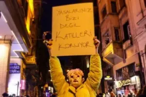 Kutlanılmasına tahammül edilmeyen gün: Dünya Emekçi Kadınlar Günü